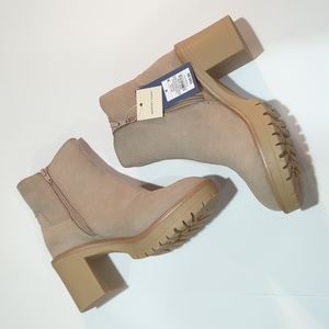 Universal Thread Katrina Boots